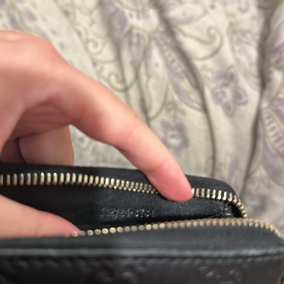 Gucci Guccissima Margaux Calfskin Metal Bar Zip Around Wallet - Picture 5 of 5